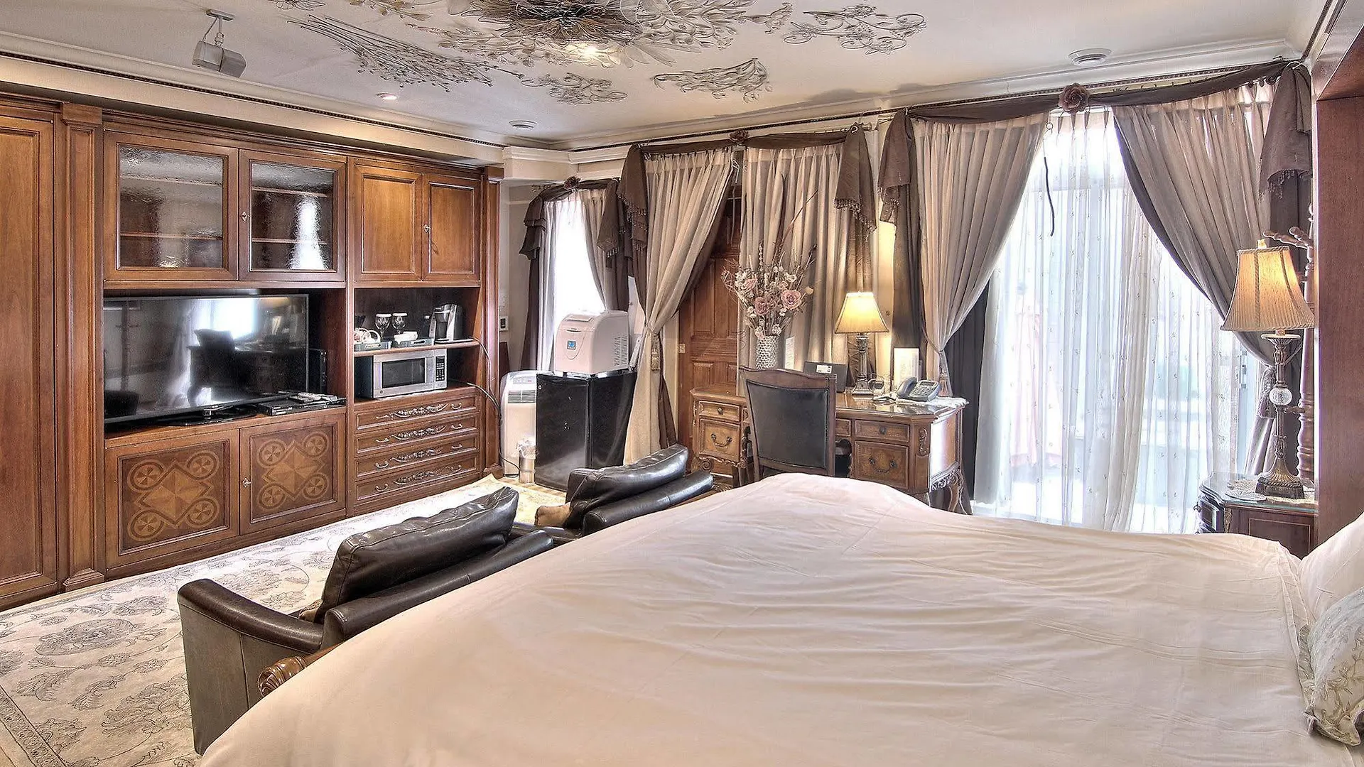 Chateau Saint-Marc Montreal 4*,  Kanada